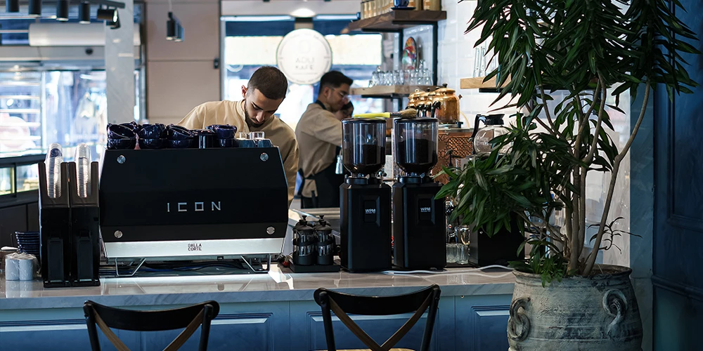 کافه آدلی بازار